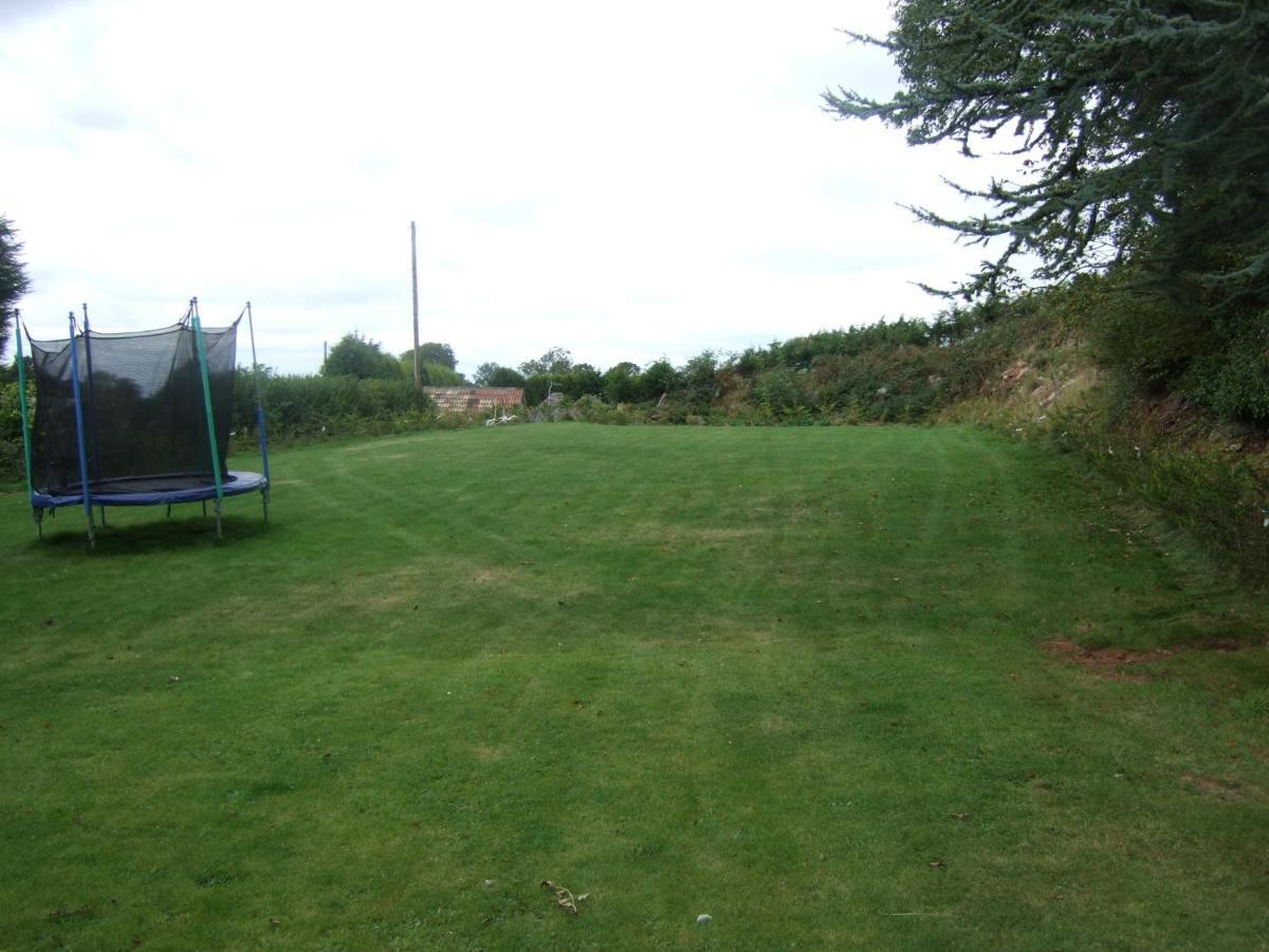 Acorns Old Farm Hotel Felton  ภายนอก รูปภาพ